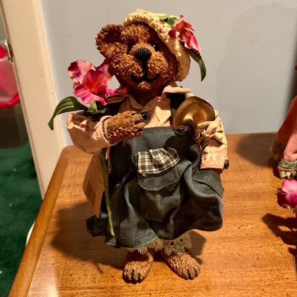 Boyds Bears “Iris Crumpleton” - QVC Exclusive